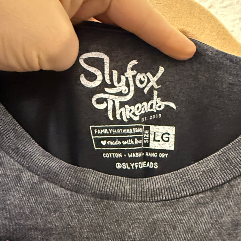Slyfox Threads Distressed crop Mama tee - Picture 3 of 5